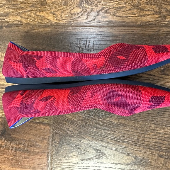 Rothy’s Red camo Points size 9.5 VGUC - Picture 2 of 10